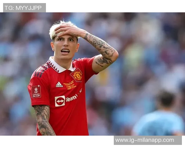 理查兹对加纳乔提出批评呼吁他提升基本功展现决心并加强防守跑动能力